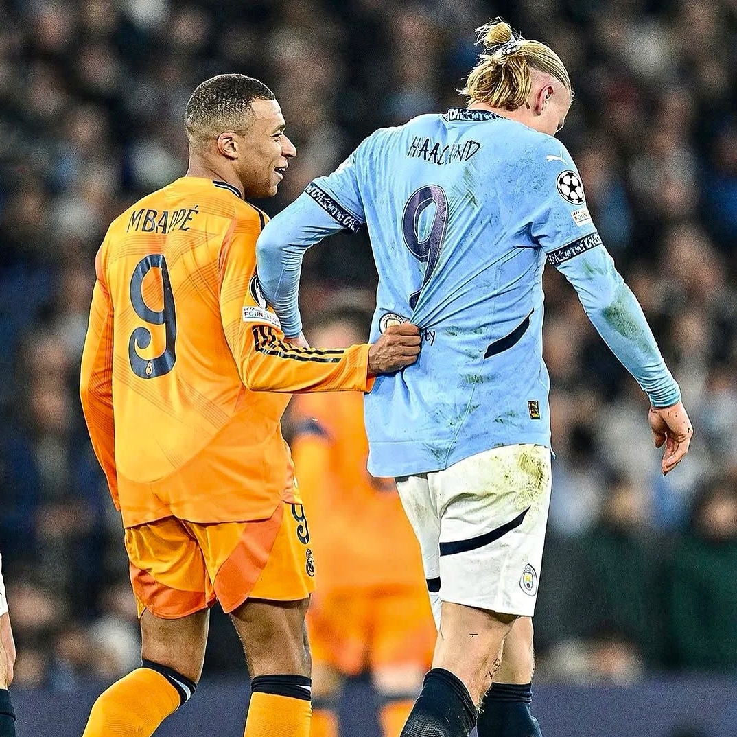 开云体育官方下载德甲赛程吃紧，曼城关键时刻防线松动，气氛紧张，年轻球员得到机会的简单介绍