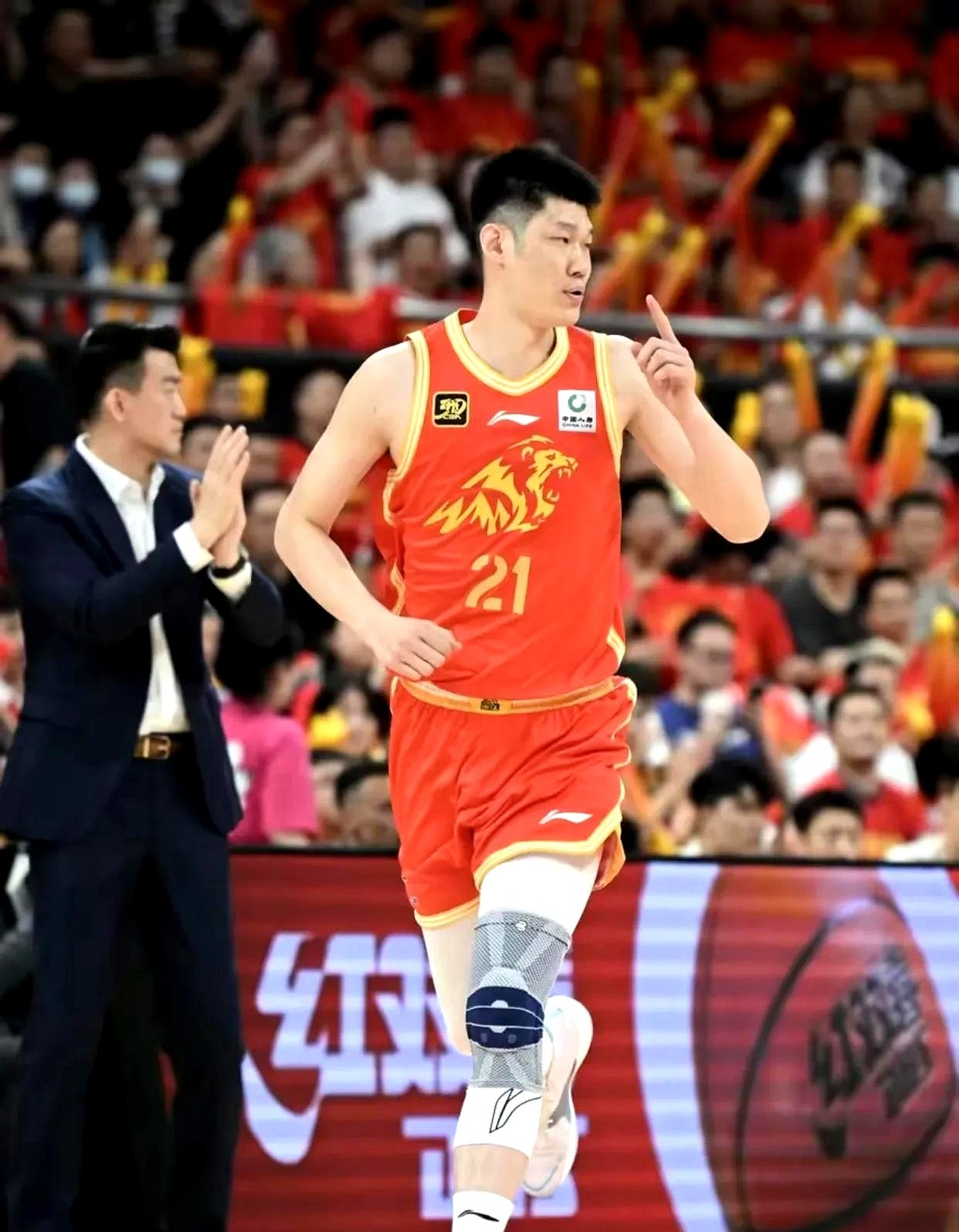 开云体育阿贾克斯发布备战花絮，赛前战术微调，CBA季后赛任务艰巨，球探报告显示潜力的简单介绍